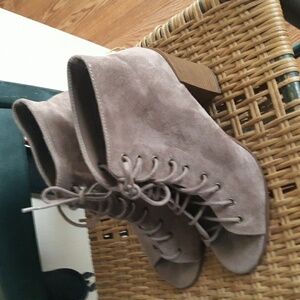 Charlotte russe Jilly peep toe ankle boots womens size 6